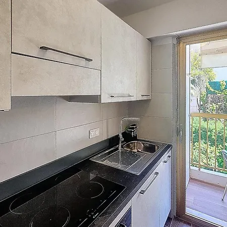 Henri Camille Real Estate- Mikaela - With Terrace * קאן
